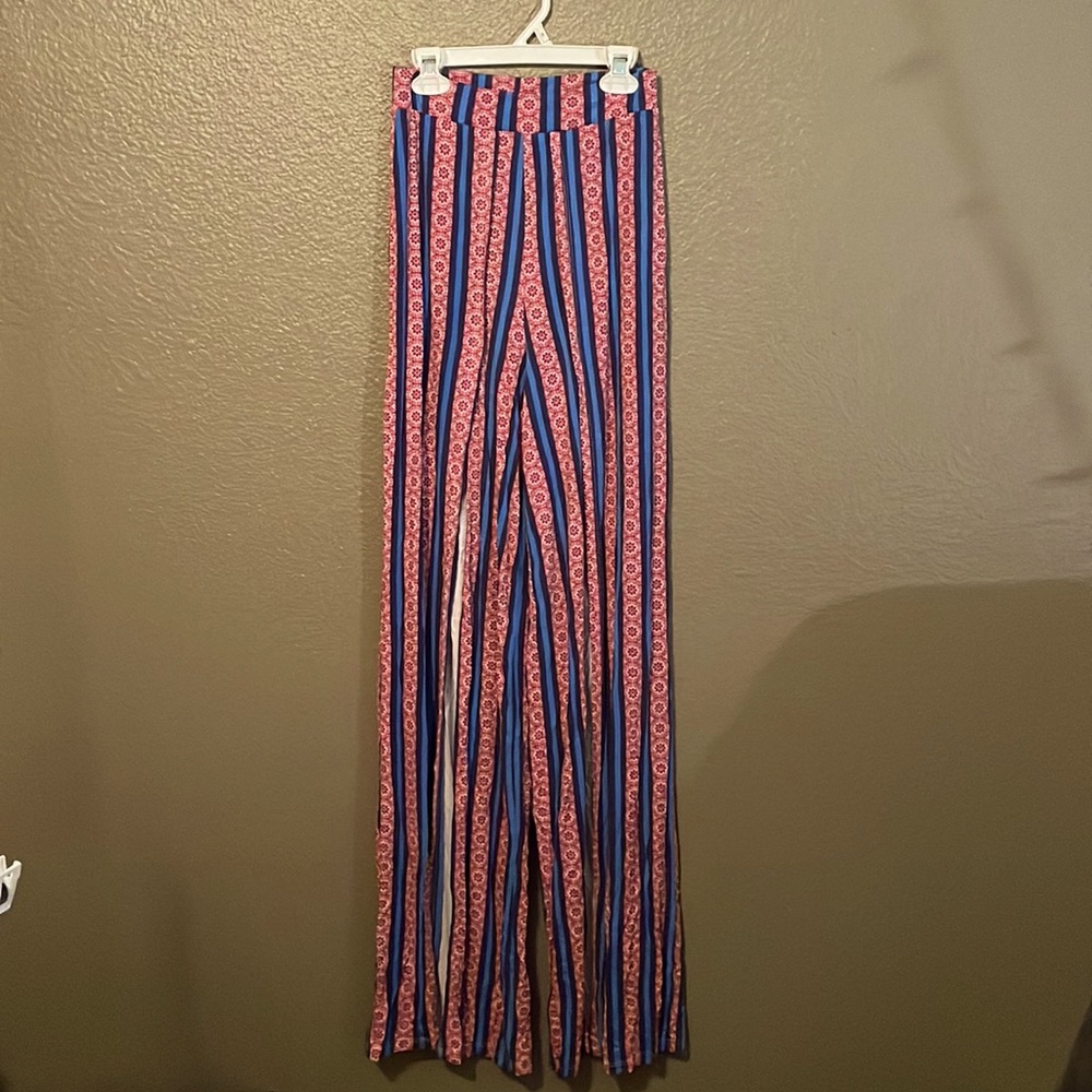Soft Leggings With Split Down The Middle Of Both Legs